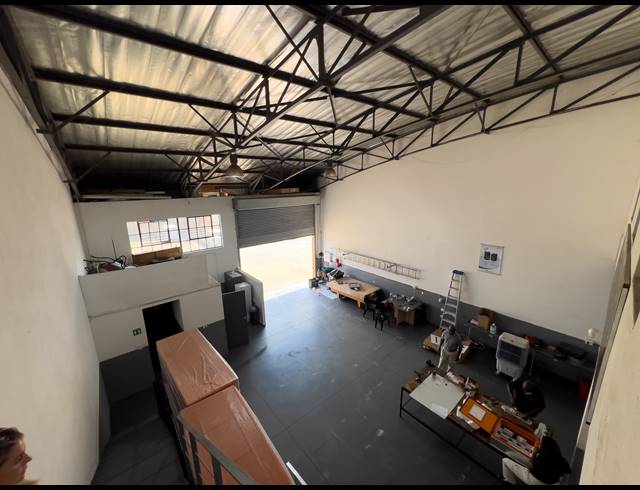 285M² OFFICE TO LET IN NELSPRUIT INDUSTRIAL